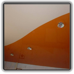 Двухцветные натяжные потолки