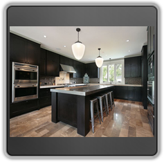 Натяжной потолок на кухне