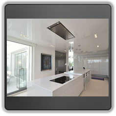 Натяжной потолок на кухне