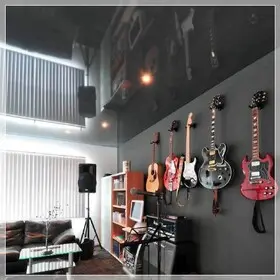 Глянцевые натяжные потолки