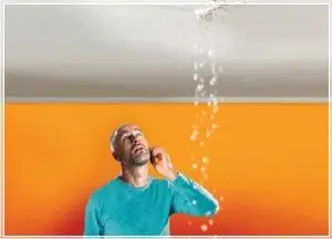 Слить воду с натяжного потолка